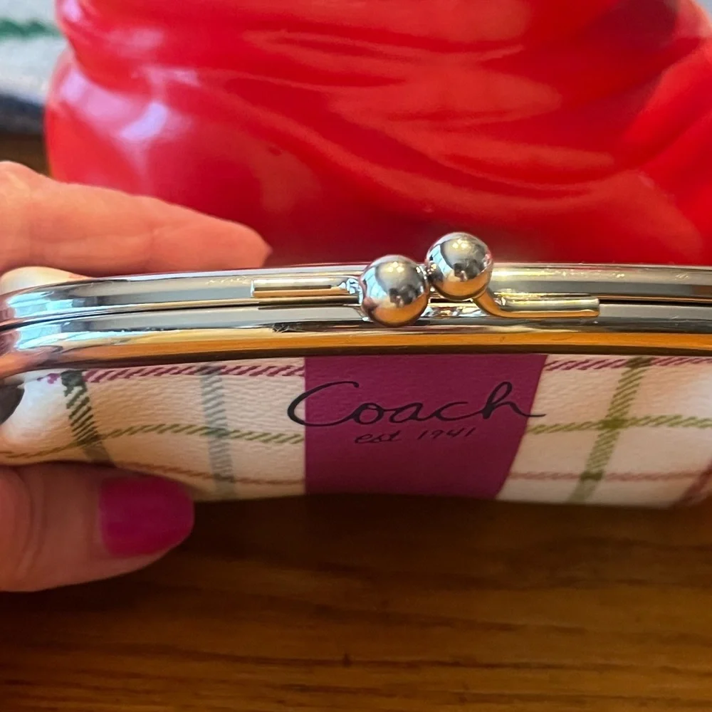 Coach Heritage Tattersall Kiss‎ Lock Bag with Coach Hangtag EUC - Picture 6 of 7